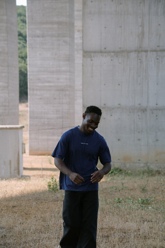 More Or Less Marka Logolu Bisiklet Yaka Kısa Kollu Lacivert Unisex Tişört