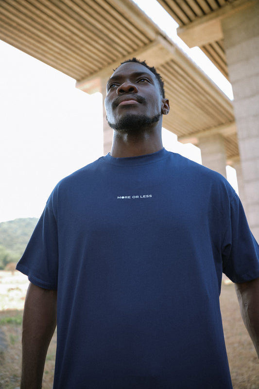More Or Less Marka Logolu Bisiklet Yaka Kısa Kollu Lacivert Unisex Tişört
